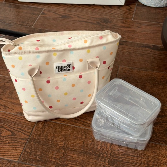 Ollie & Olivia Other - Ollie & Olivia Polka Dot Insulated Lunch Tote with 2 Food Storage Containers